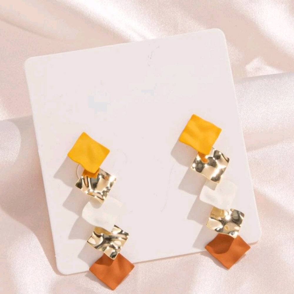 Colorblock square drop earrings. - Picture 2 of 2